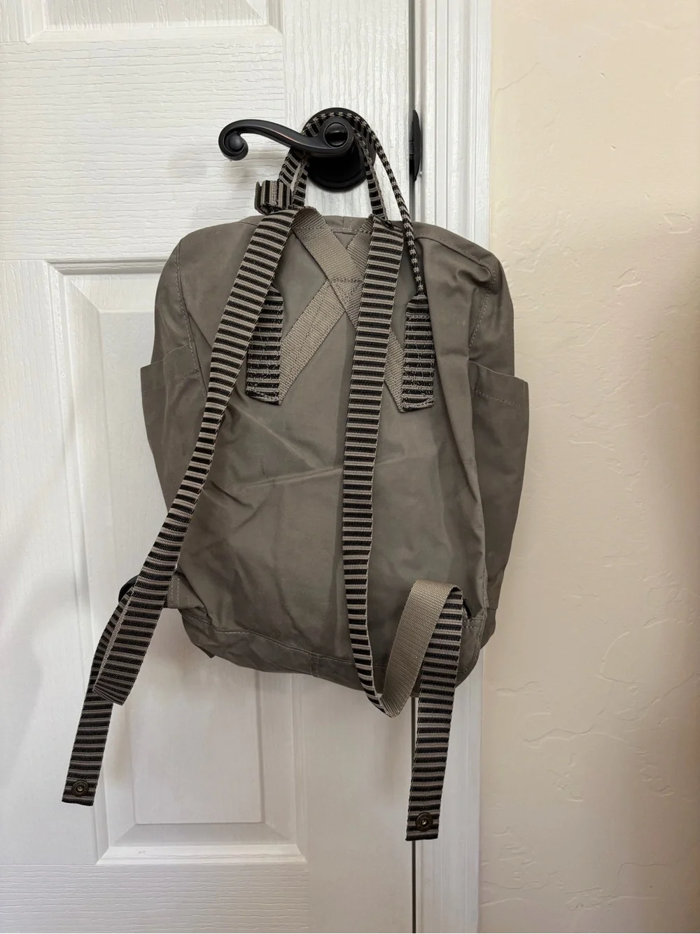 Fjallraven Kanken Tote - Gray with Red Logo - Picture 3 of 4